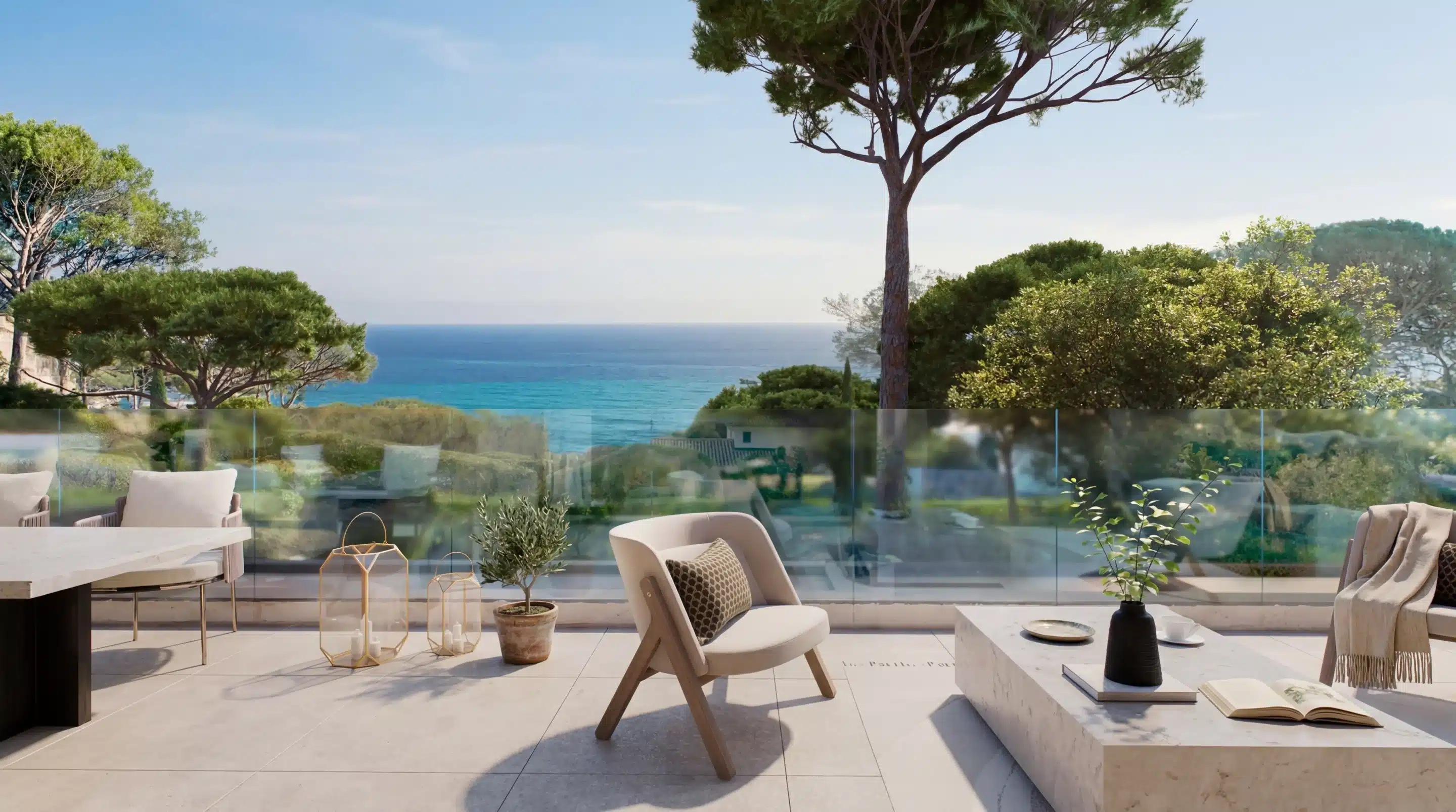 Perspective 3D d'une terrasse de prestige avec vue sur la mer Méditerranée, pins parasols et mobilier outdoor laiton – Domaine Akoya, FB Group